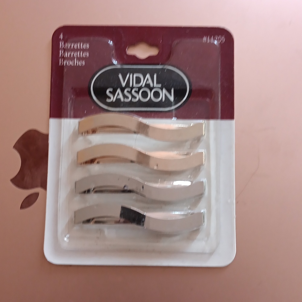 Vintage 1997 vidal sassoon gold & silver barrettes New in package